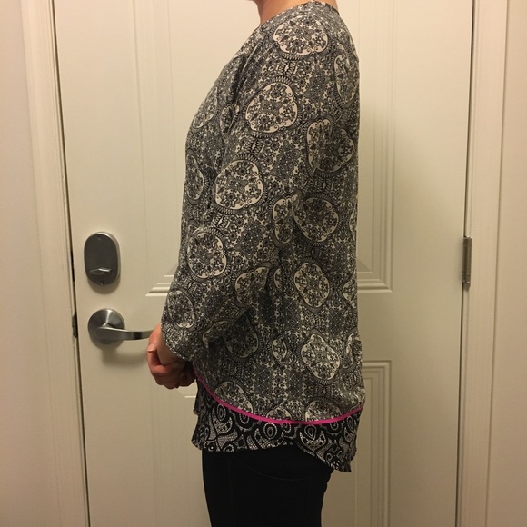 Zipper Mandala Blouse - Picture 2 of 8